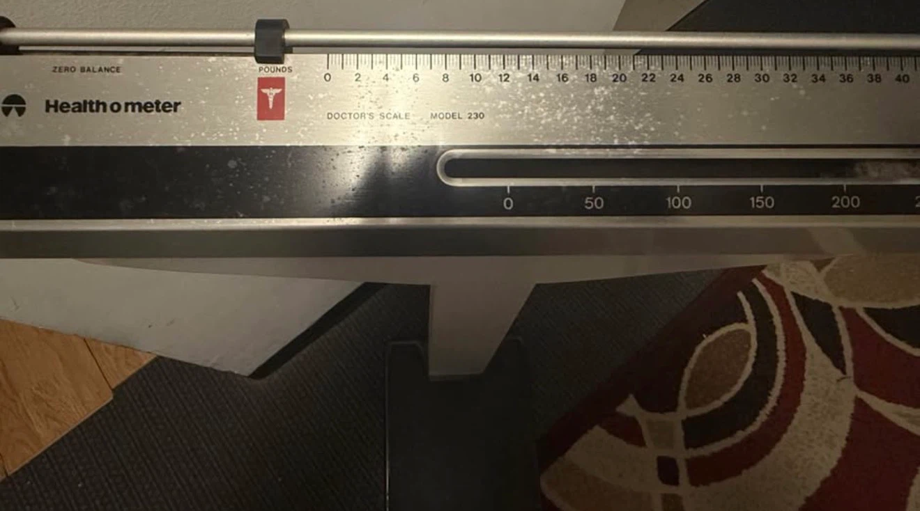 WORKING • VINTAGE Model 230 Healthometer DOCTORS SCALE - photo 2