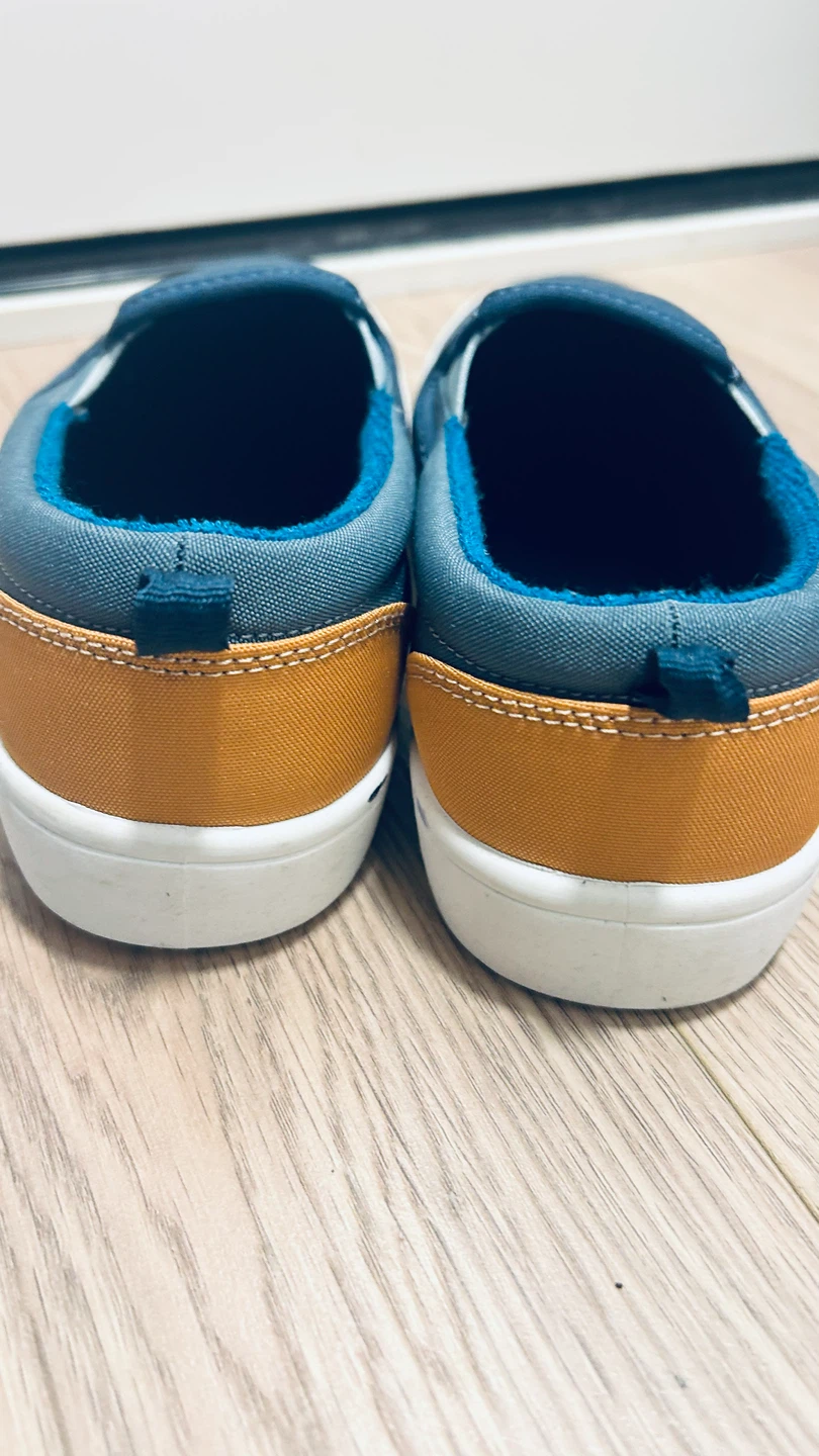 Joe Fresh Slip-On Shoes – Size 6 – Never Worn (kids) - photo 4