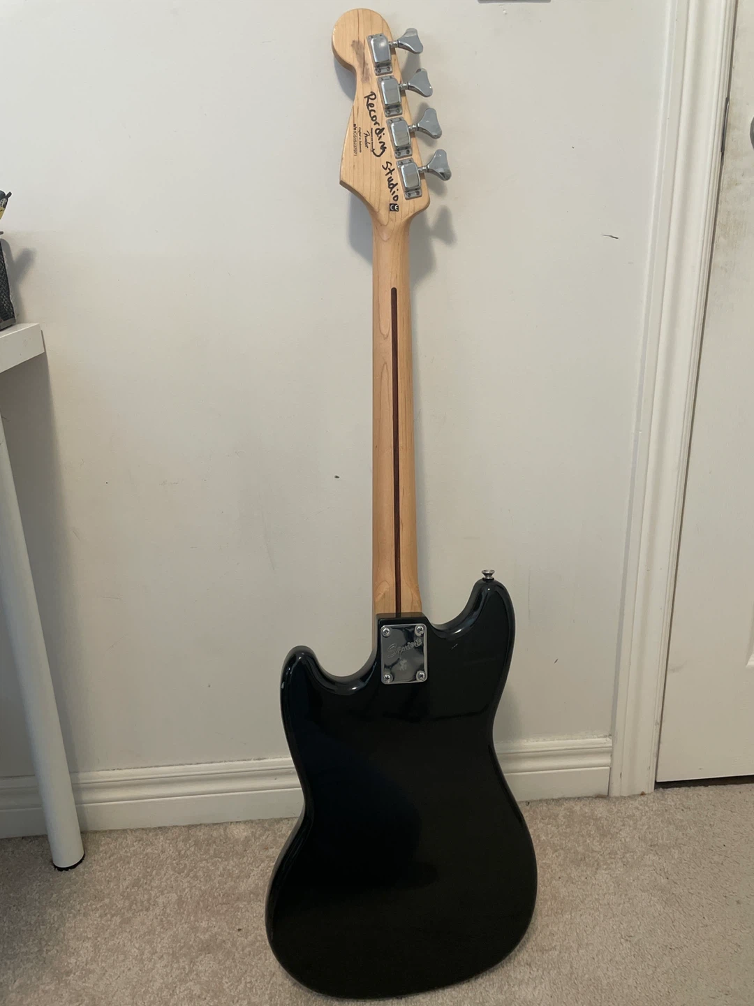 Squier Bass Guitar & Case w/ FREE guitar course book - photo 2