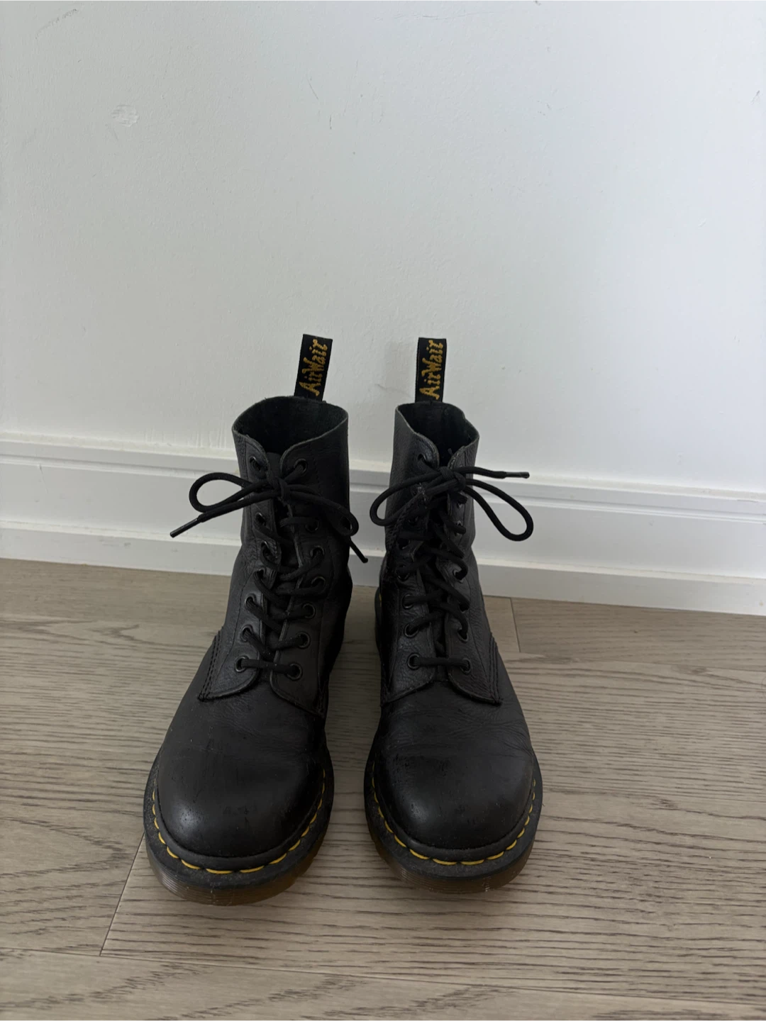 Dr. Martens Virginia boots size 8