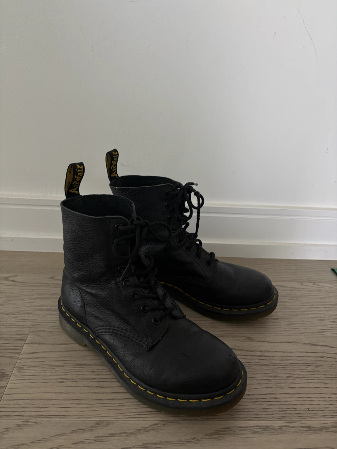 Dr. Martens Virginia boots size 8 - photo 2