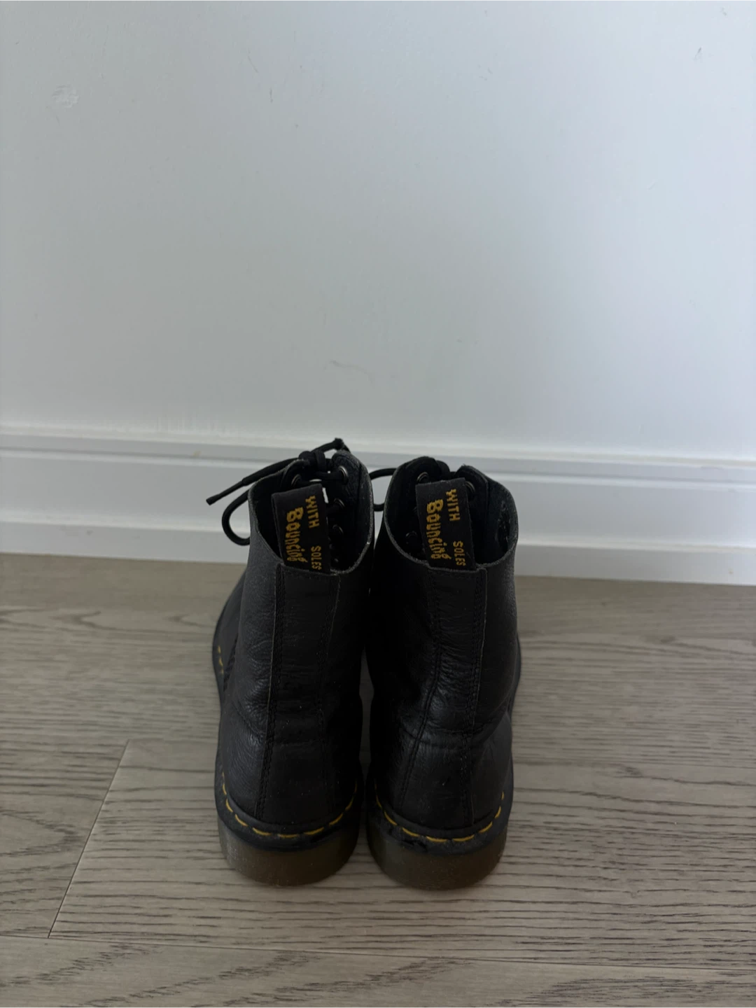 Dr. Martens Virginia boots size 8 - photo 3