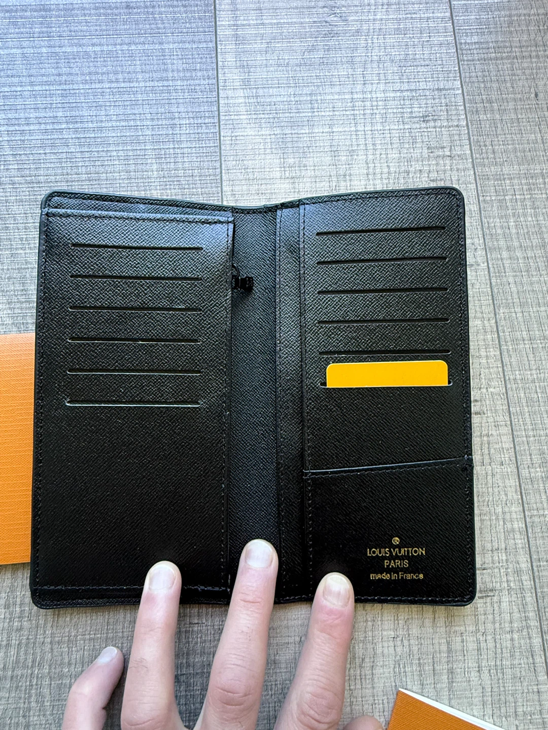 Louie vuitton Wallet for sale (men woman unisex) - photo 4
