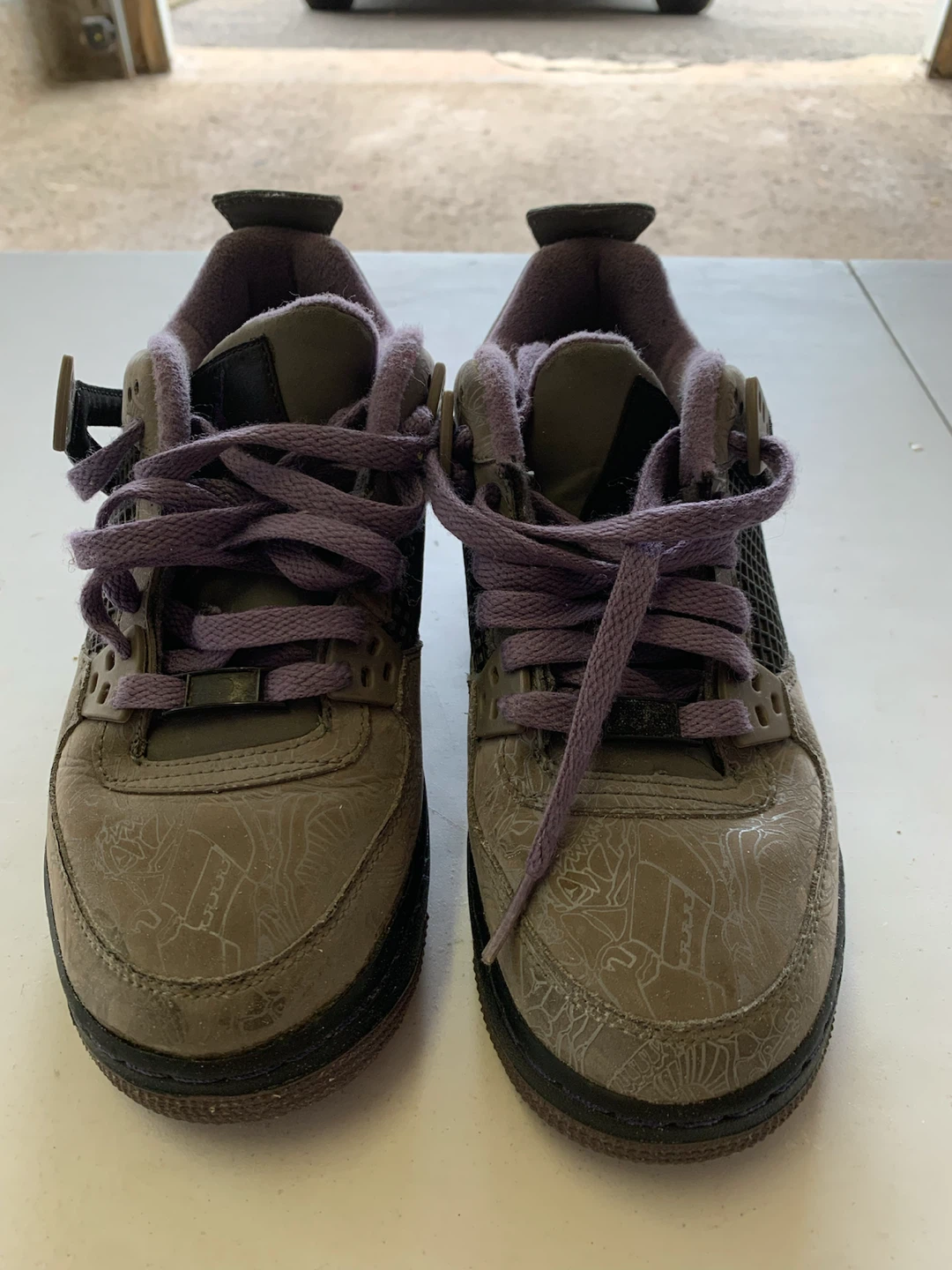 Jordan 4 Laser Olive Sneakers Size 4.5Y - photo 2