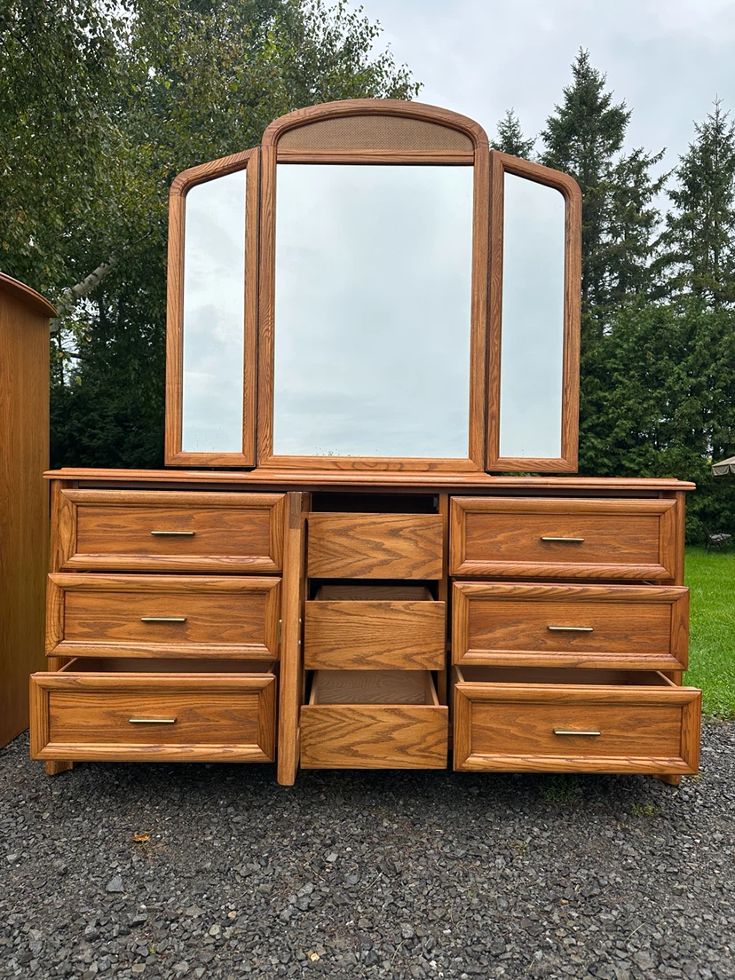 Vintage Kroehler Oak Dresser Set (CAN DELIVER) - photo 4
