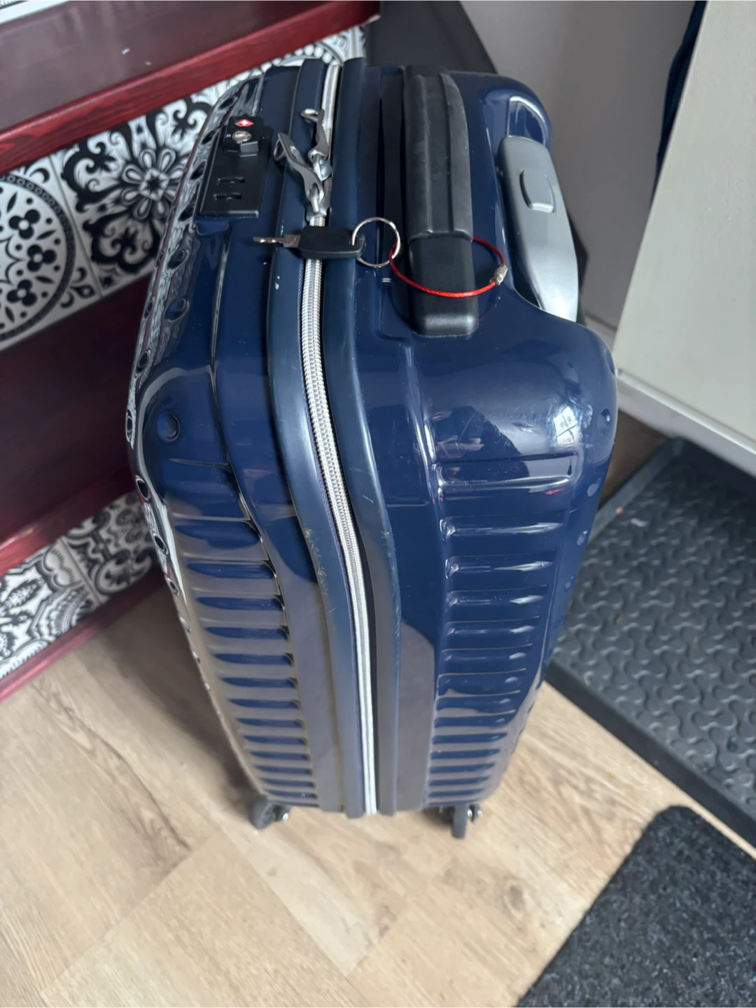 Navy Blue Hardshell Spinner Suitcase - photo 4