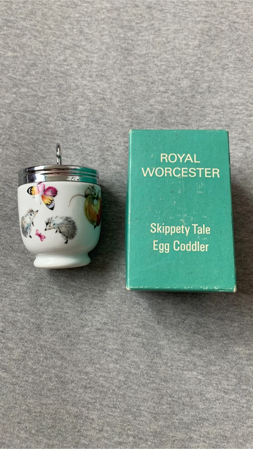 Royal Worcester Skippety Tale Egg Coddler (1970) - photo 2
