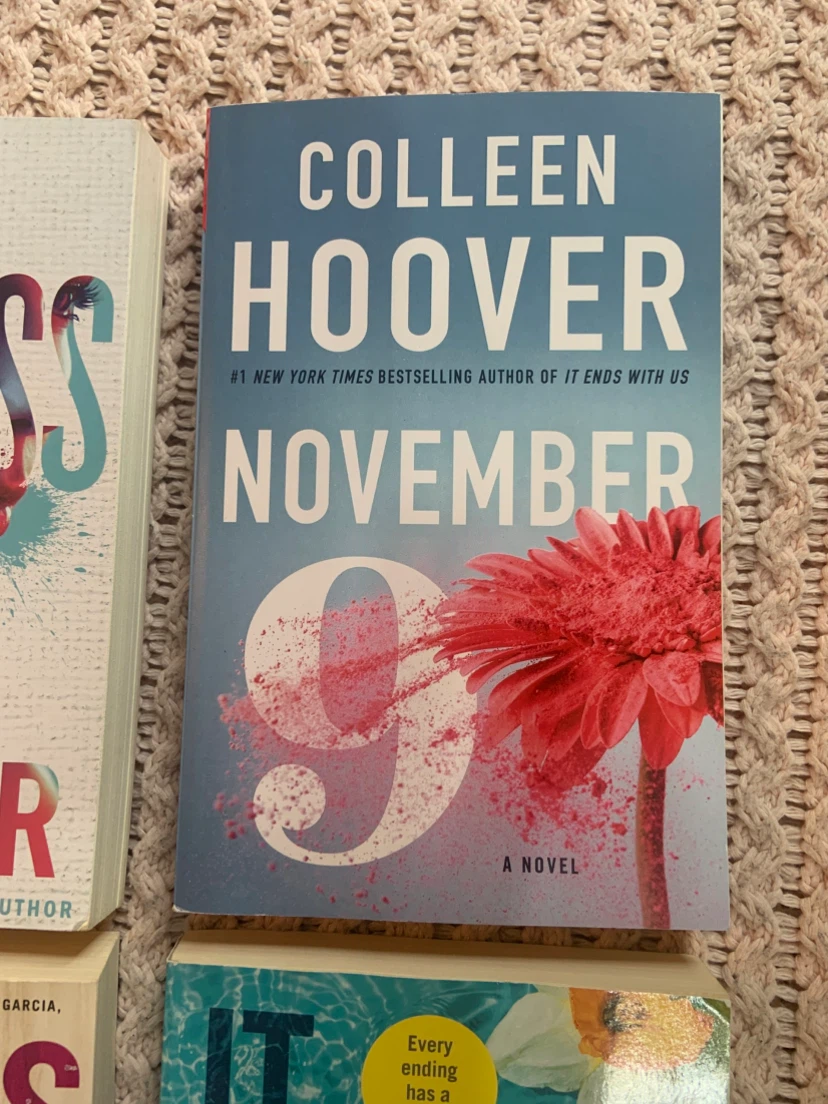 4 Colleen Hoover Paperback Novels•First Editions - photo 3