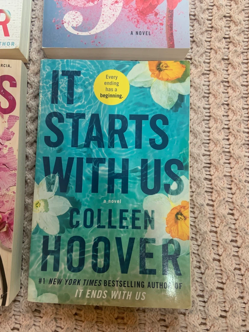 4 Colleen Hoover Paperback Novels•First Editions - photo 5