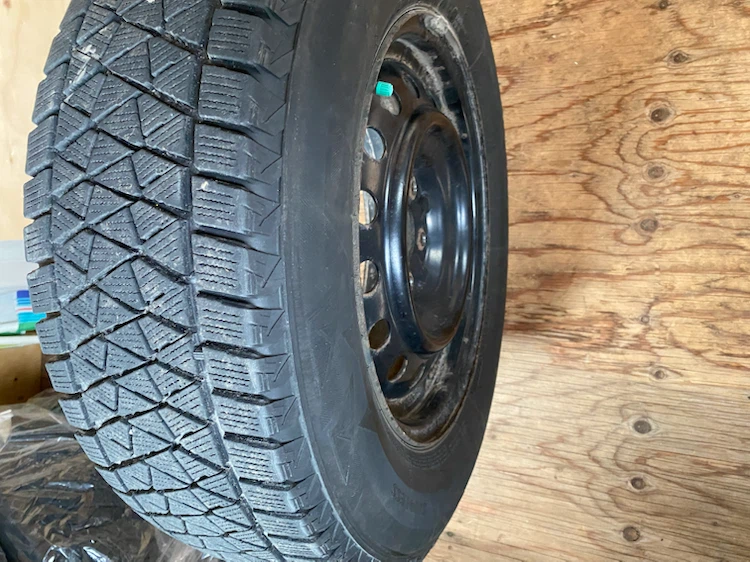 Bridgestone Blizzak 215/70R16 Winter Tires - photo 2