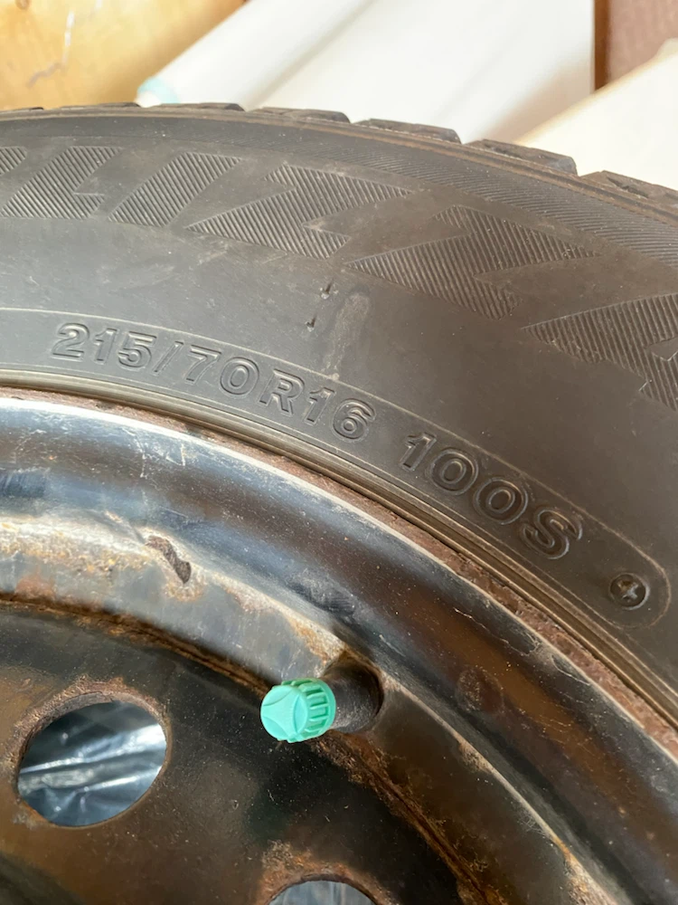 Bridgestone Blizzak 215/70R16 Winter Tires - photo 5