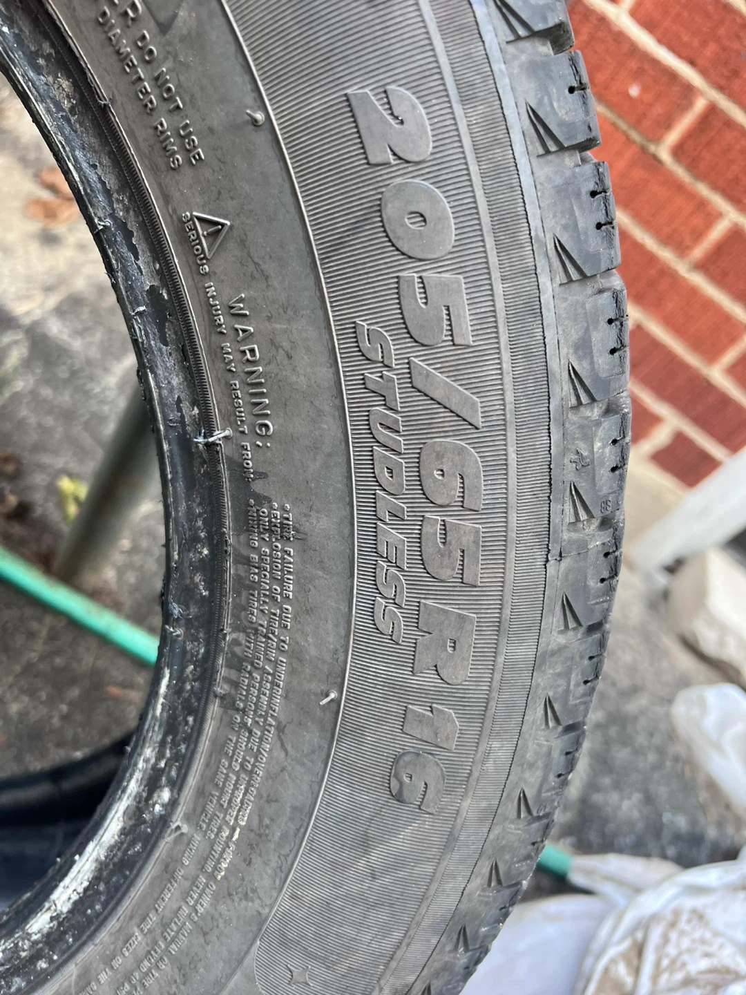 4 Michelin X-Ice 205/65R16 winter Tires - photo 3
