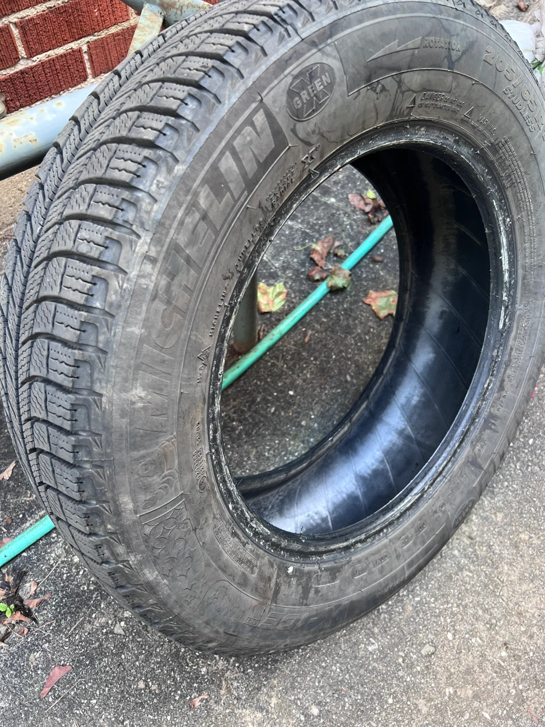4 Michelin X-Ice 205/65R16 winter Tires - photo 2