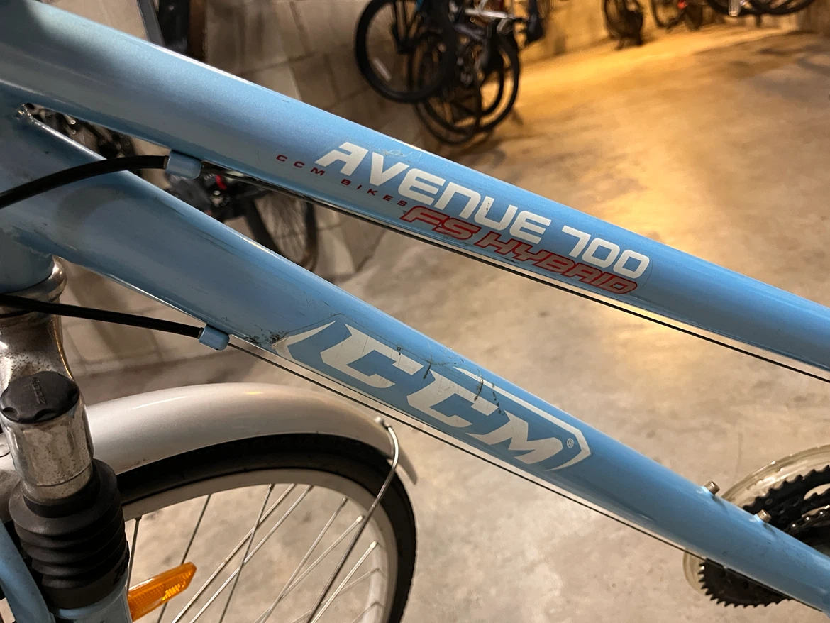 Comfort bike with helmet, basket, fenders and bell for $150 - photo 4
