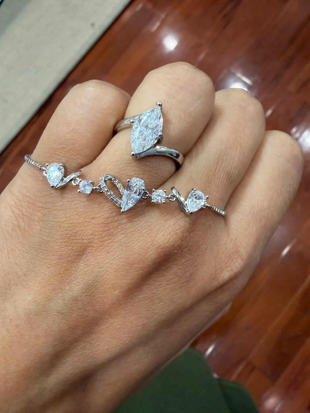 Moissanite marquise ring and bracelet set - photo 2