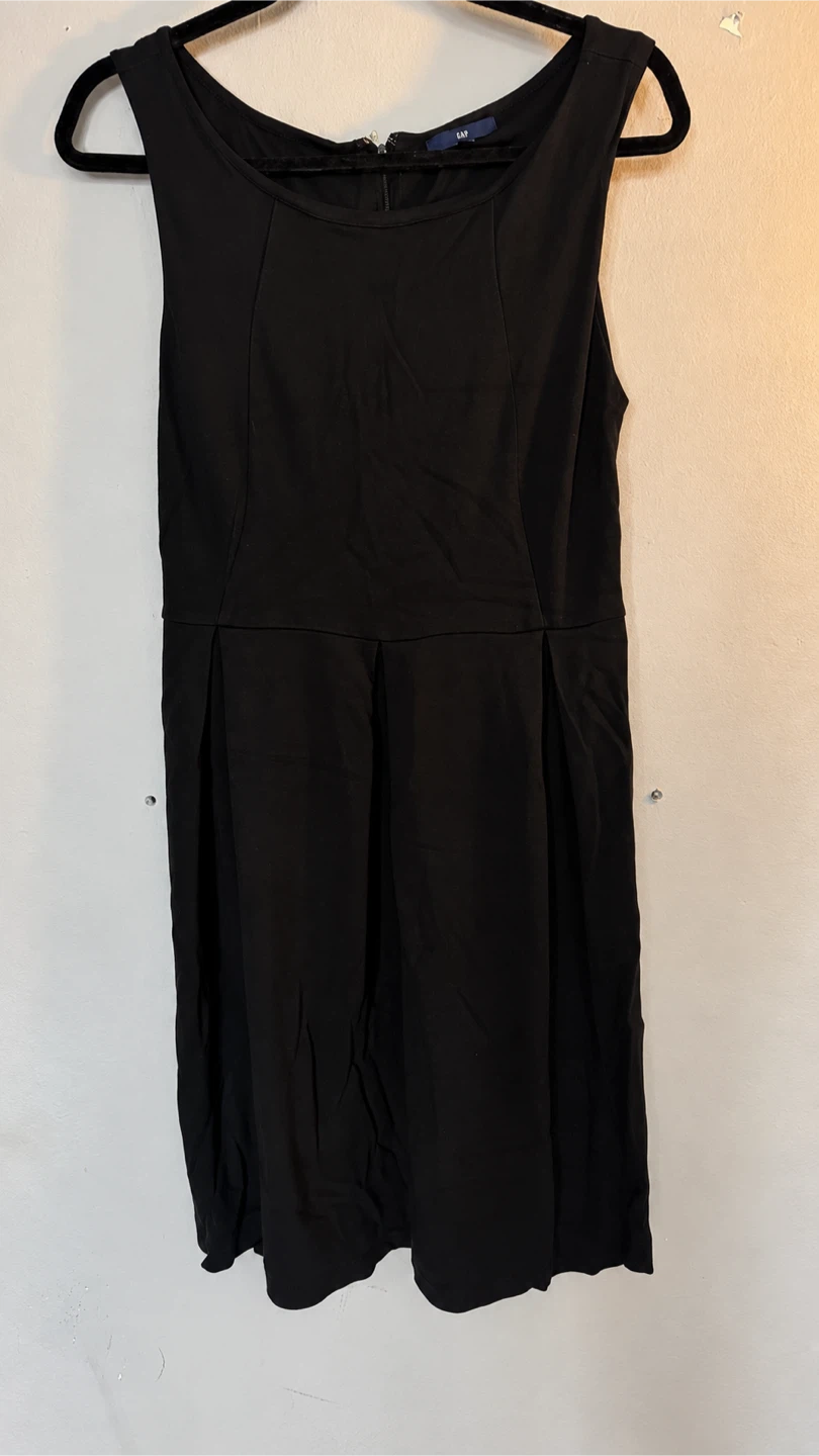 Gap black sleeveless pleated dress - photo 2