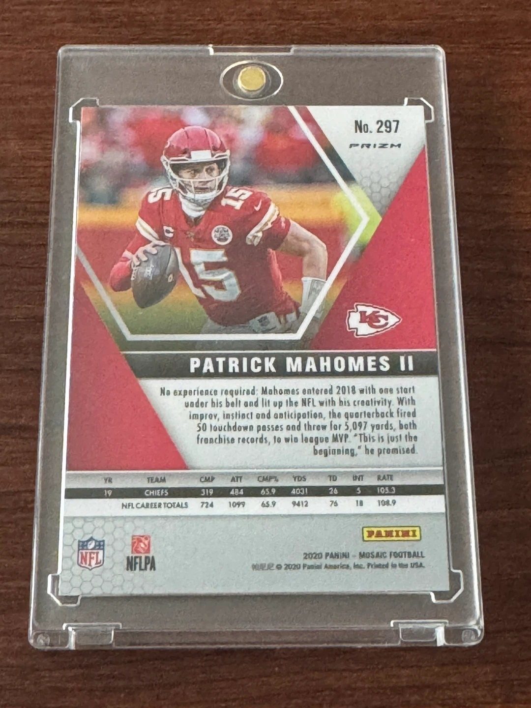 2020 Panini Mosaic Patrick Mahomes II MVPs Card - photo 2