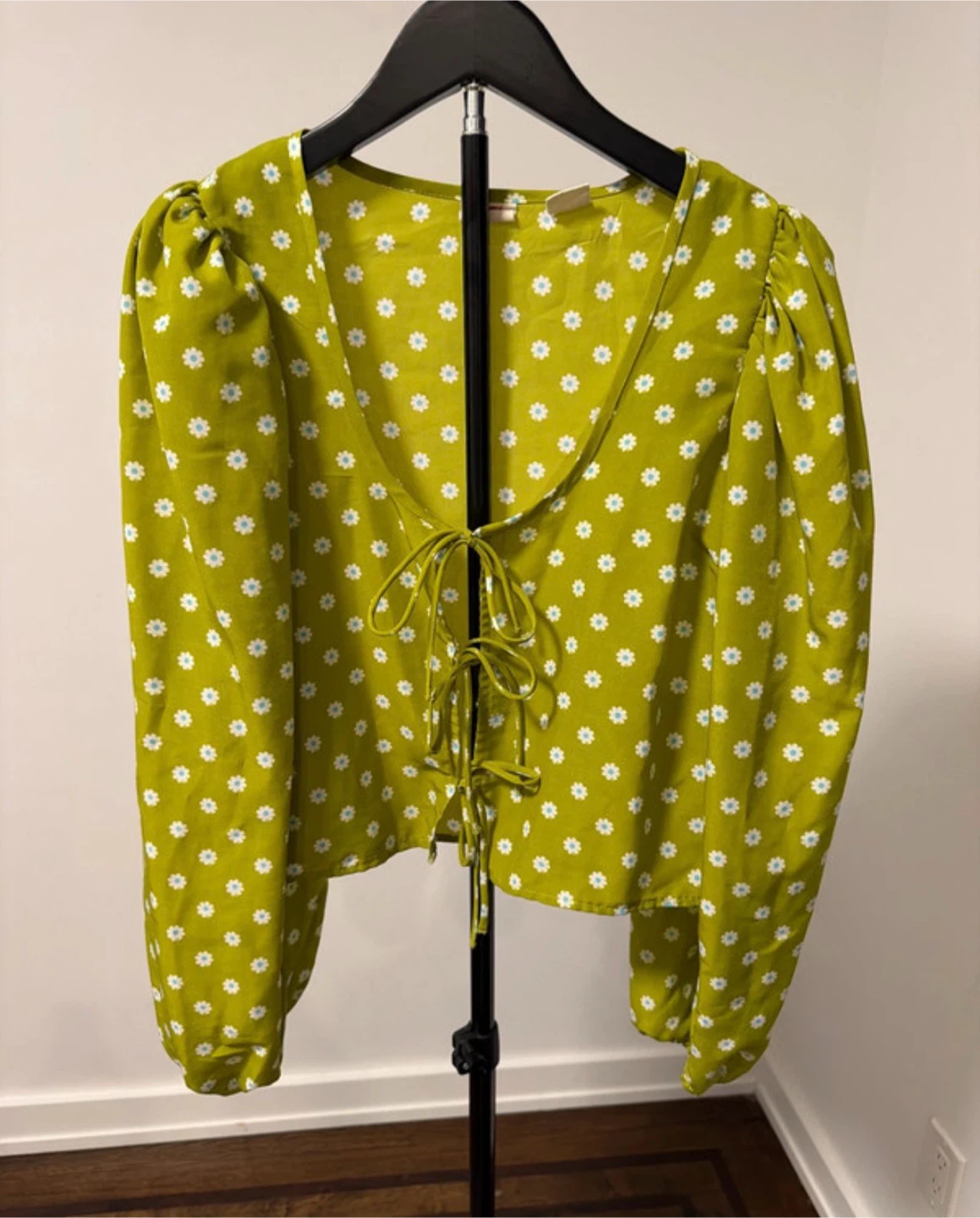 Levi's Green Floral Print Tie-Front Blouse - photo 2