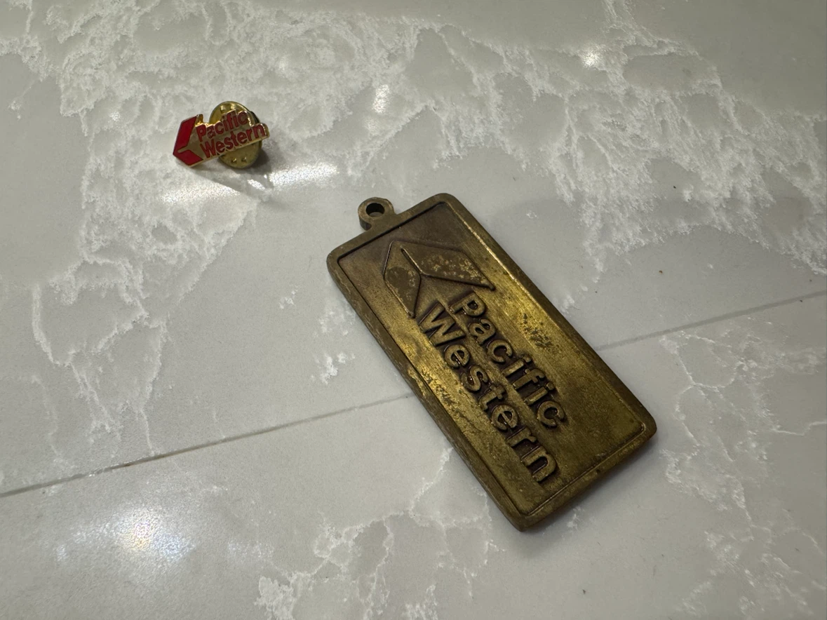 Pacific Western Airline Tag and Pin - photo 4