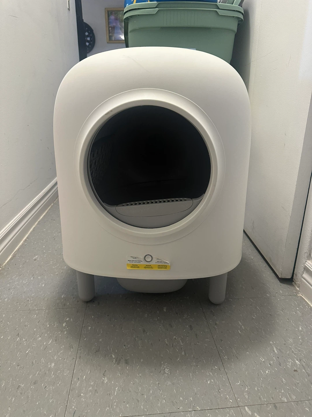 Petree White Automatic Self-Cleaning Cat Litter Box