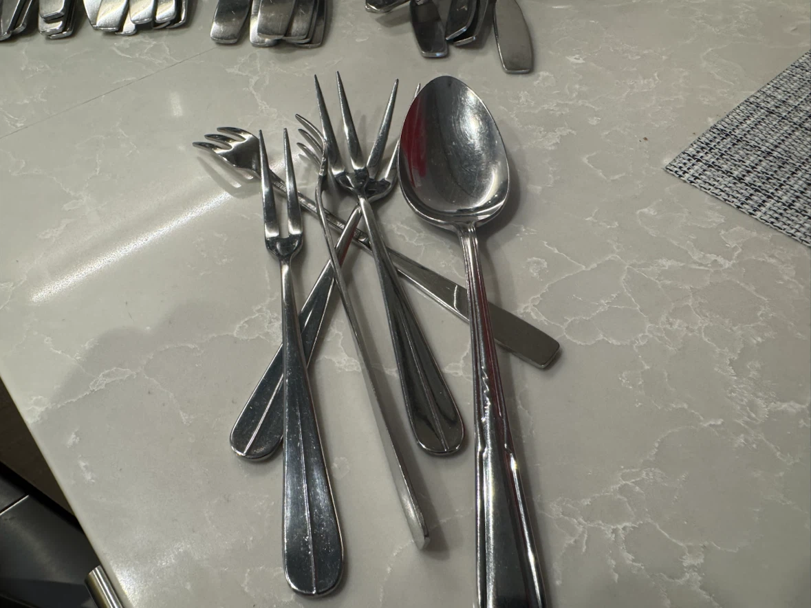 Assorted Stainless Steel Cutlery Set