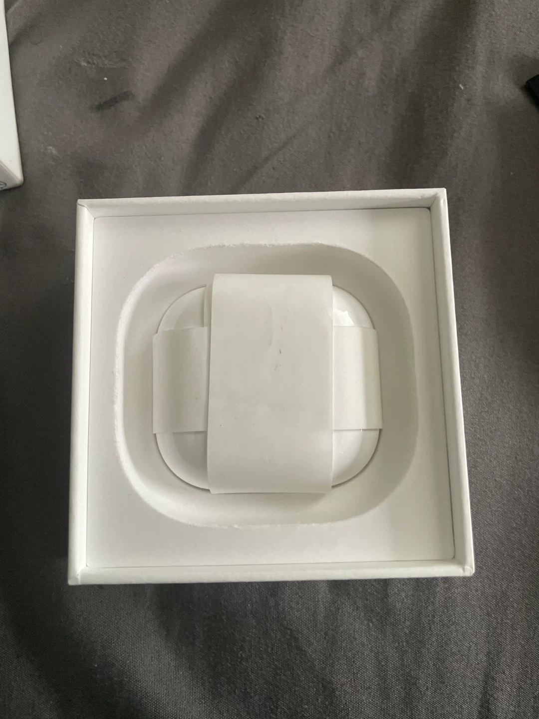 Apple AirPods - photo 2