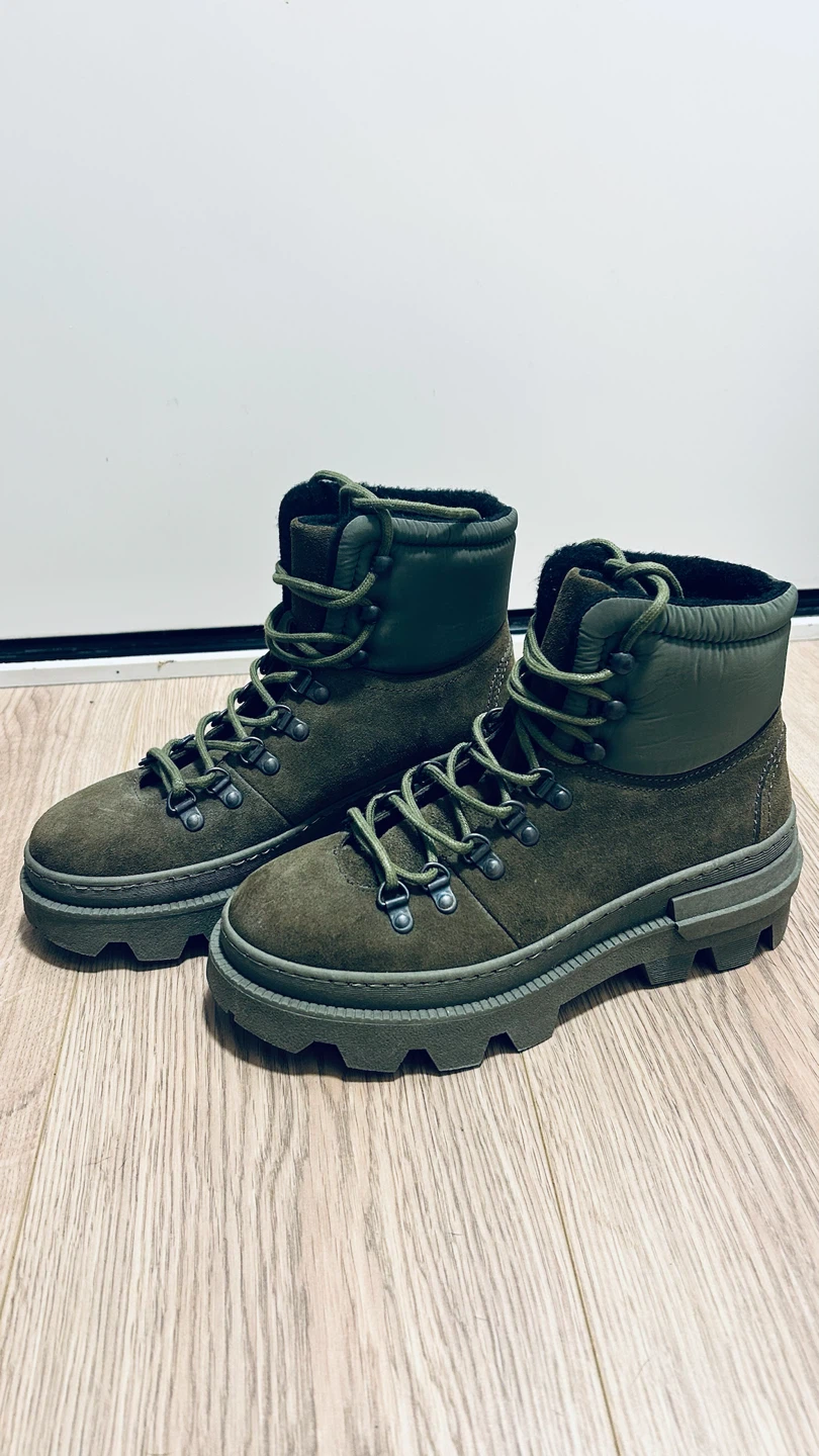 Women’s Olive Green Insulated Suede Leather Boots – Size 38