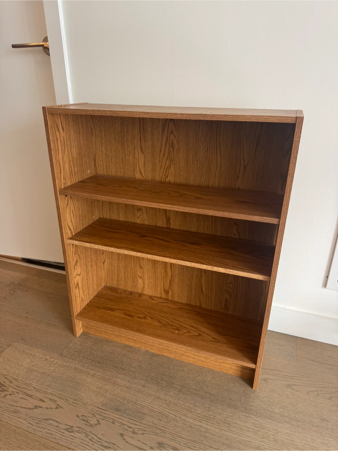 3 shelf bookcase with Oak Look!