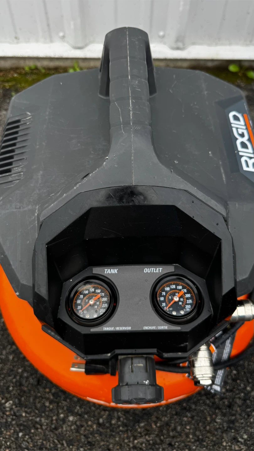 RIDGID 6-Gallon Portable Pancake Air Compressor (150 PSI) - photo 3