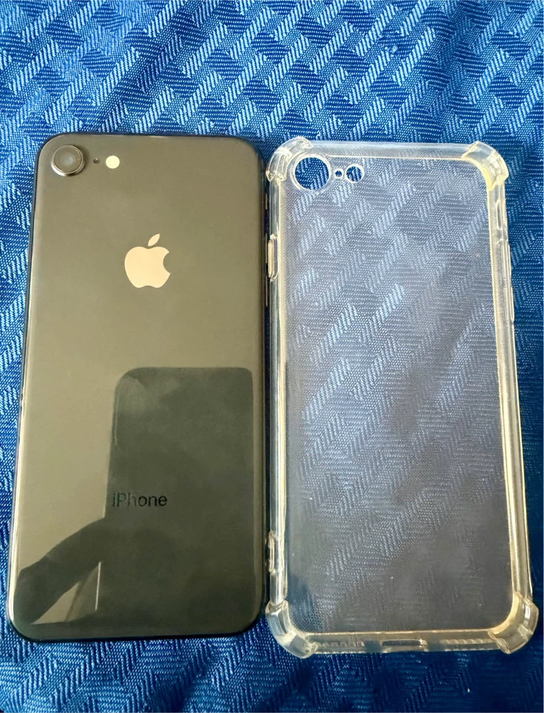 Apple iPhone 8 - photo 2