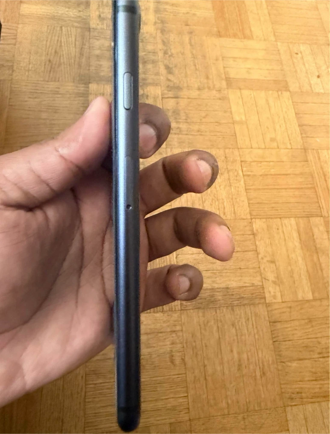 Apple iPhone 8 - photo 3