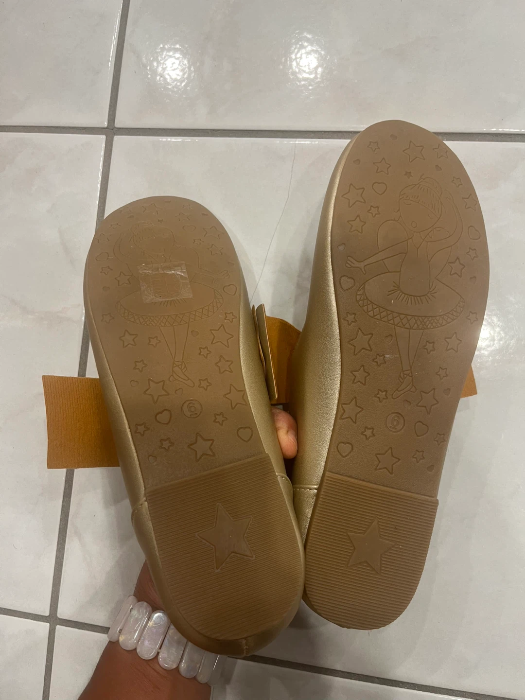 Dream Pairs Gold Ballet Flats Size 6 - photo 2