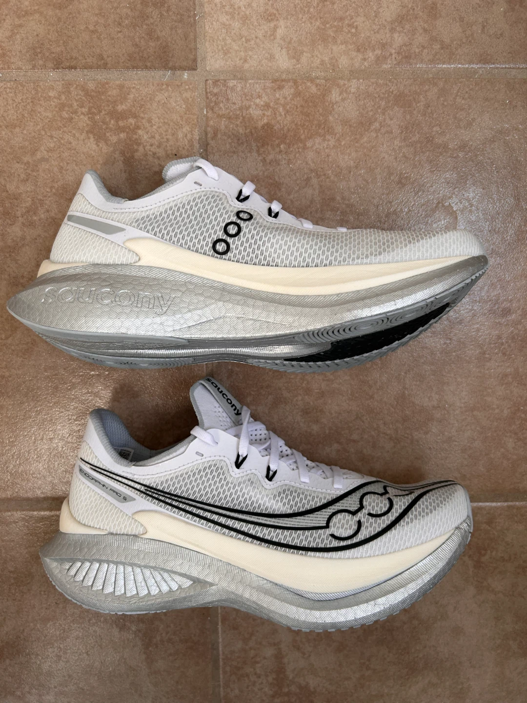 SAUCONY Endorphin Pro 5-Women’s size 10/Men’s 8.5 *Carbon Plate - photo 2