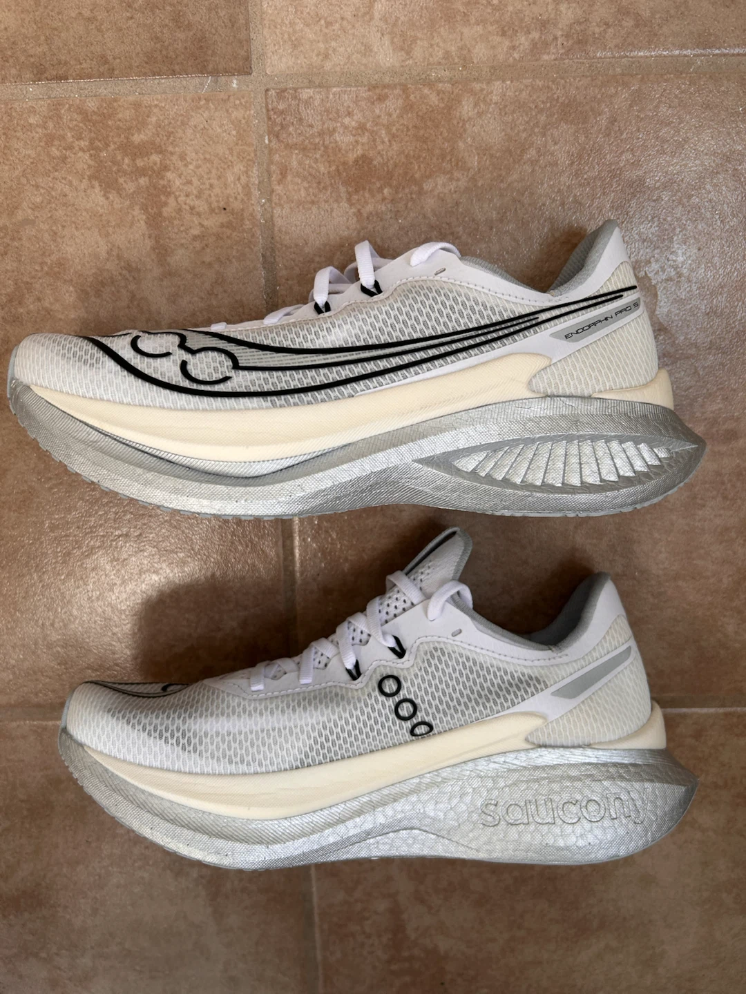 SAUCONY Endorphin Pro 5-Women’s size 10/Men’s 8.5 *Carbon Plate - photo 3