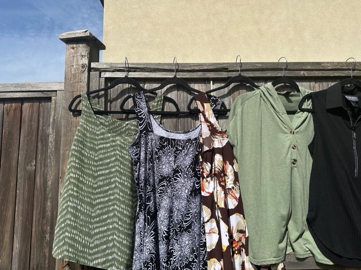 Assorted 20 pieces Women’s Clothing Bundle - photo 3