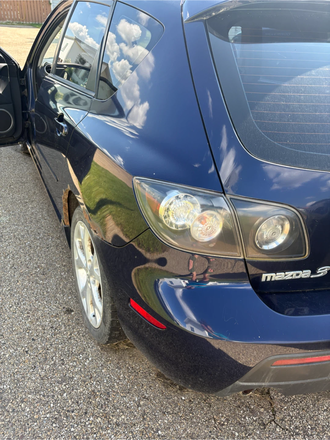 2009 Mazda 3 Hatcback (Must Be Gone By The 18th of September) - photo 2