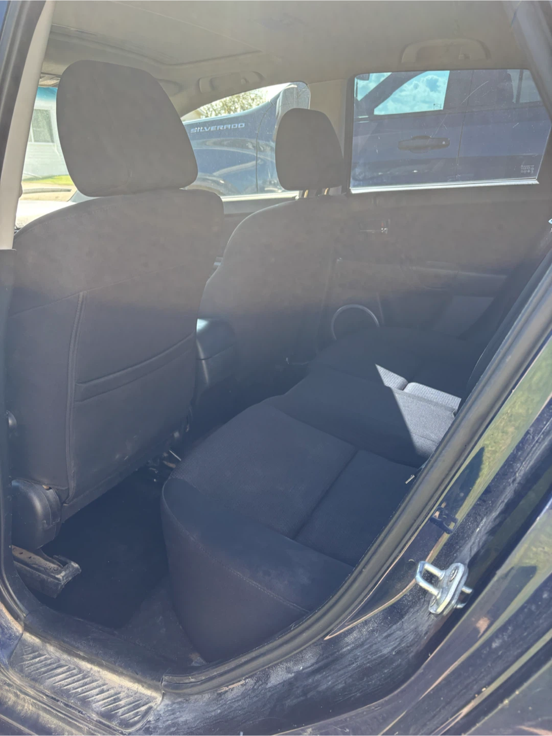 2009 Mazda 3 Hatcback (Must Be Gone By The 18th of September) - photo 3