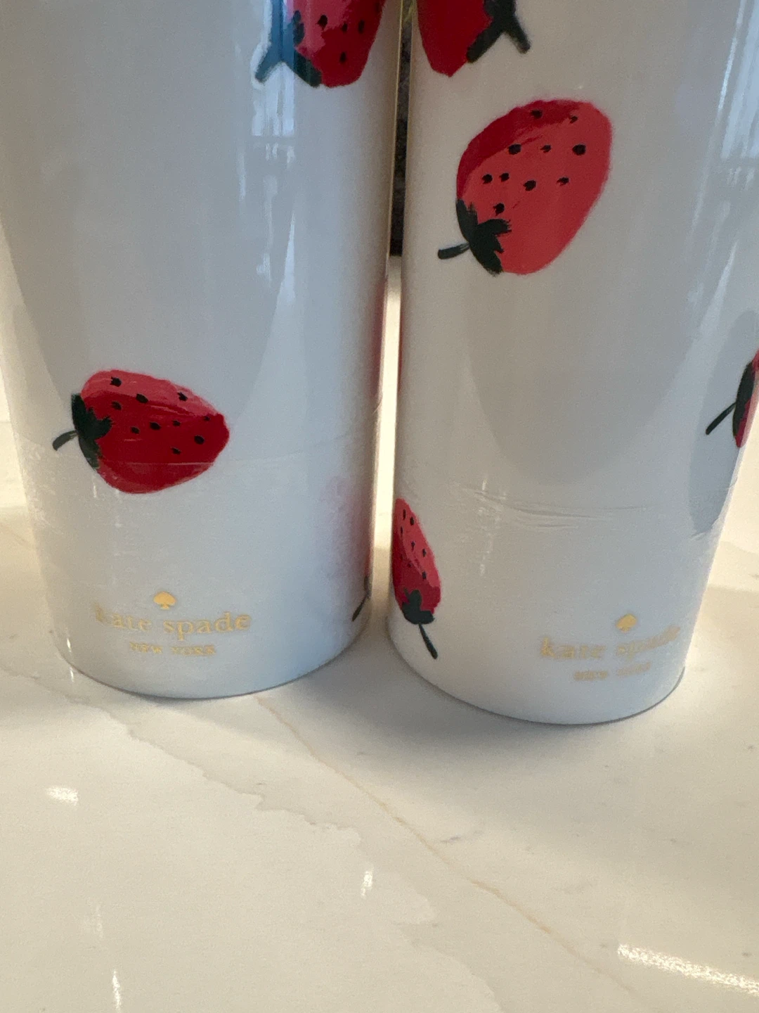 Set of 2 Kate Spade Strawberry Tumblers - photo 5