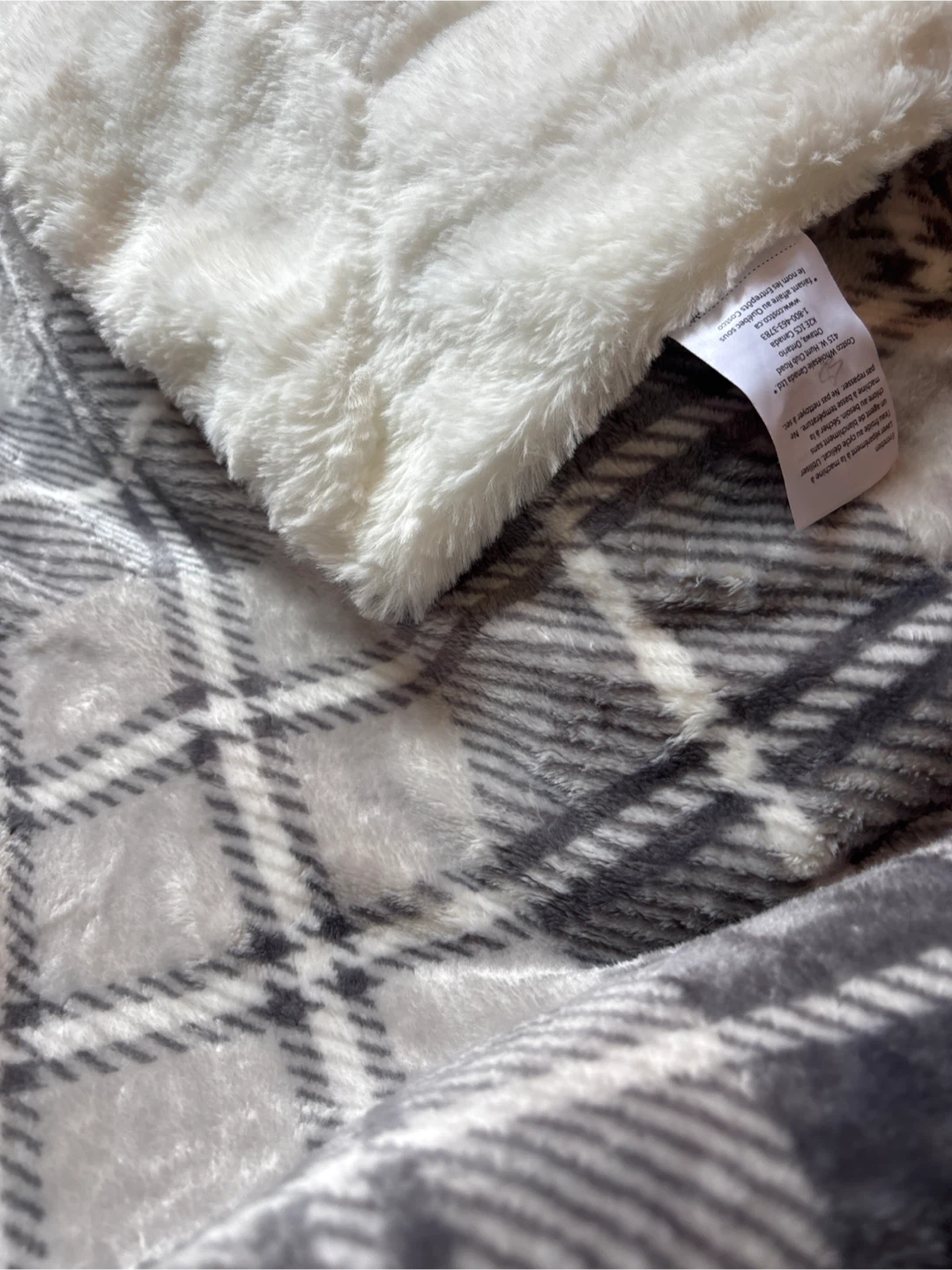 NWOT Life Comfort Plaid Throw 60x70
