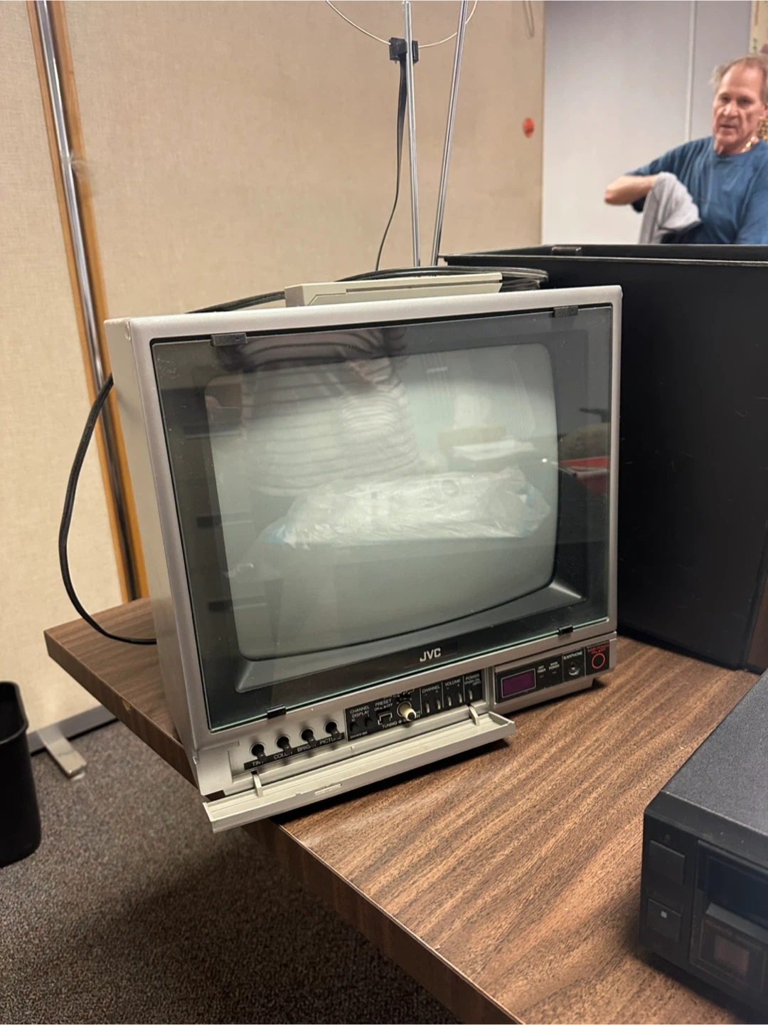 JVC C-1455CA Vintage Television - photo 2