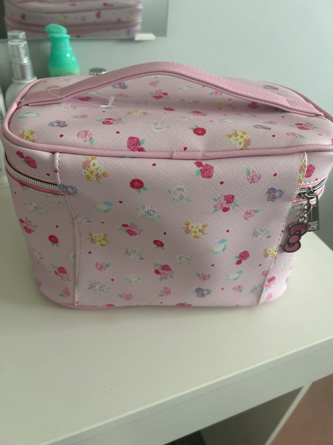 Hello Kitty Makeup Bag - photo 2