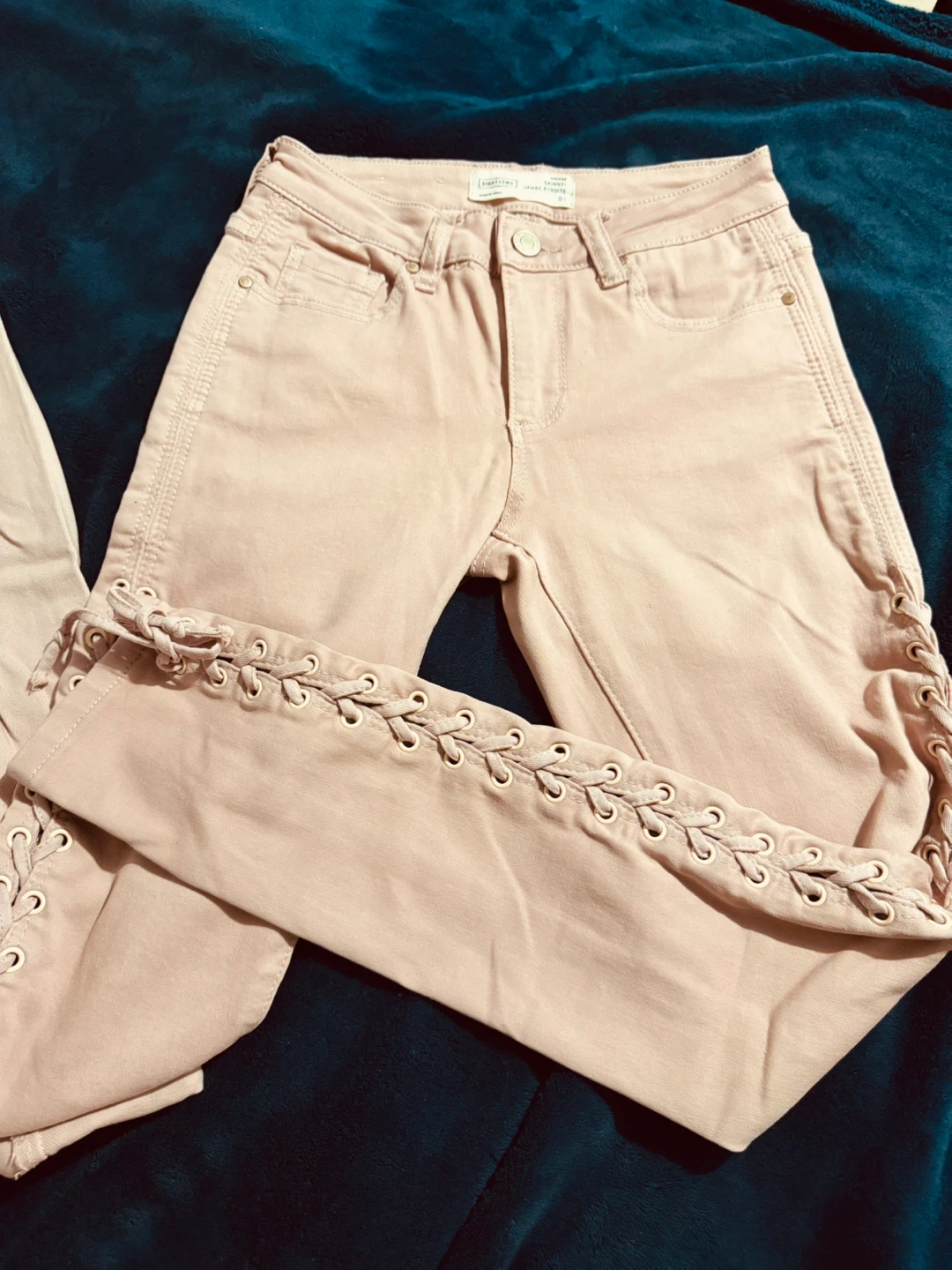 EIGHTYTWO Pink Denim Jacket and Lace-Up Jeans Set - photo 4