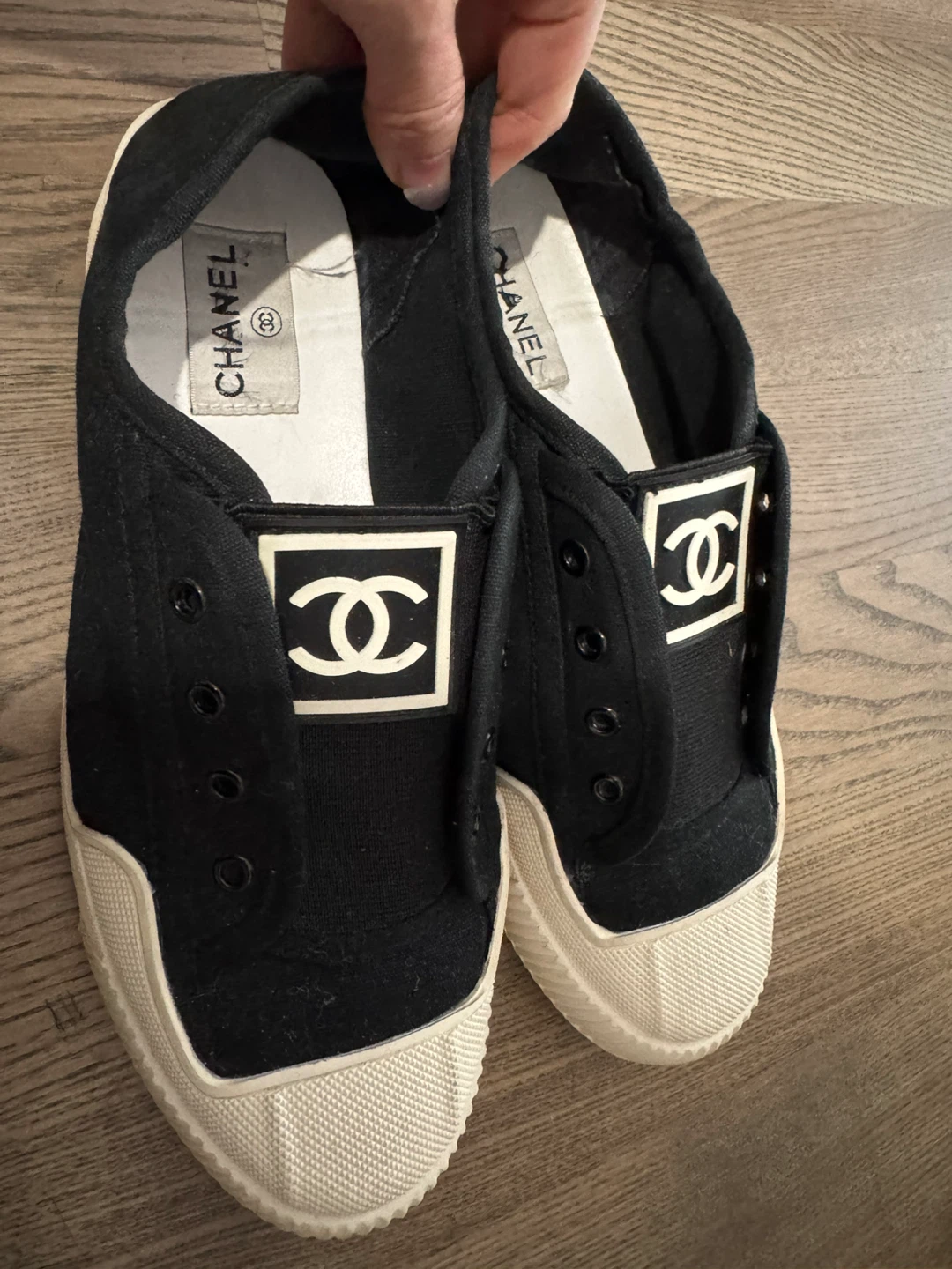 Size 7 Chanel black canvas sneakers - photo 2