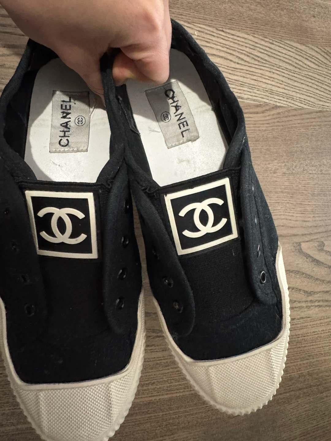 Size 7 Chanel black canvas sneakers - photo 3