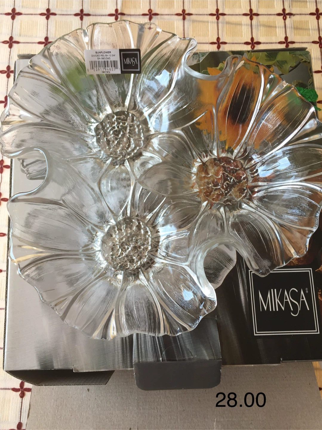 20 each . Set of two Mikasa Sunflower Glass Relish Tray - photo 2