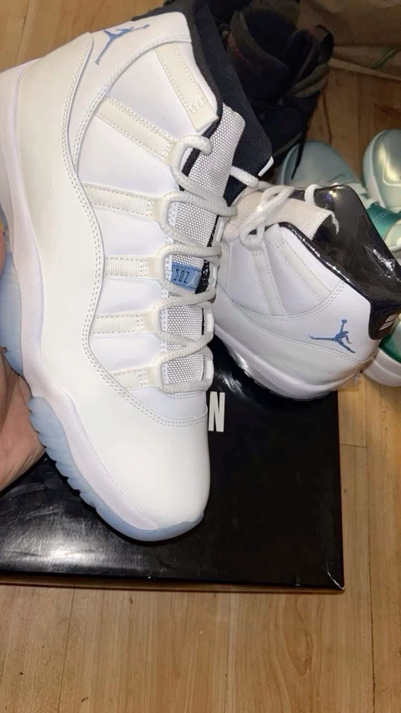 Air Jordan 11 Retro Legend Blue