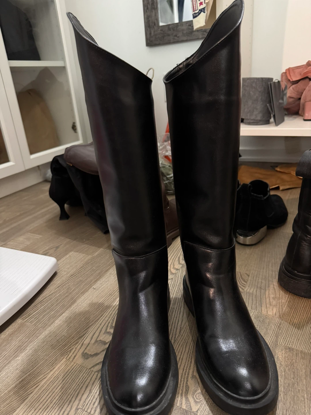 Black knee-high leather boots size 37 - photo 3