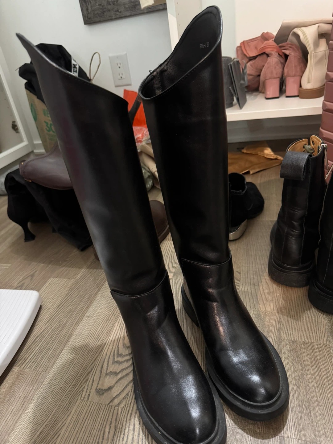 Black knee-high leather boots size 37 - photo 5