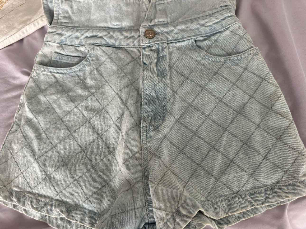 Chanel quilted denim shorts Size 0 - photo 2