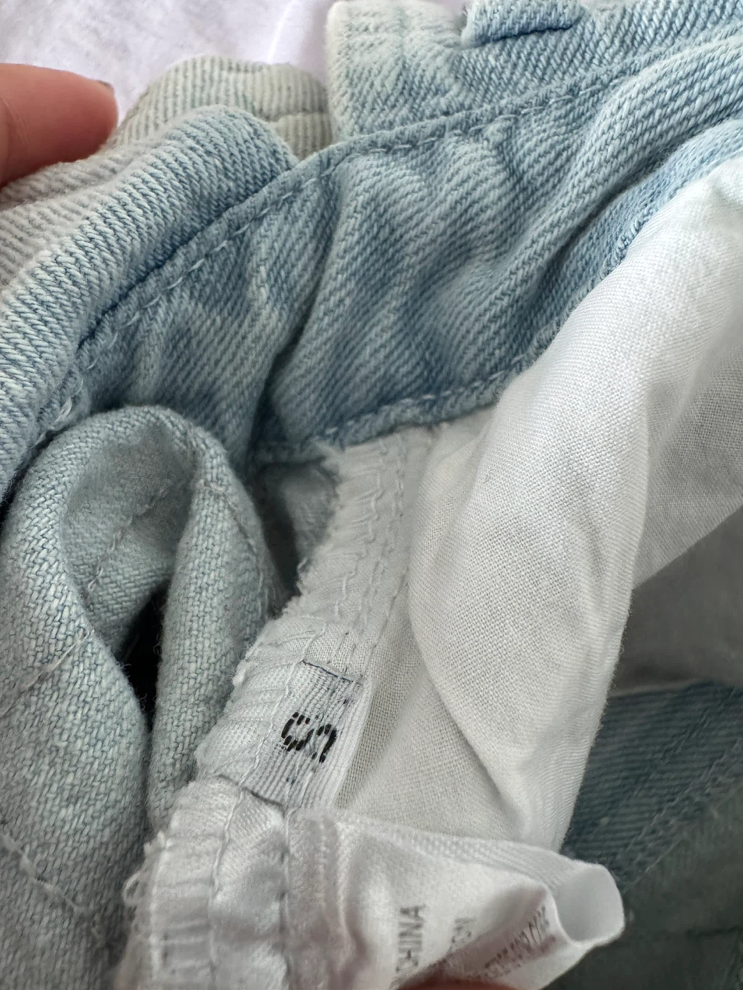 Chanel quilted denim shorts Size 0 - photo 4